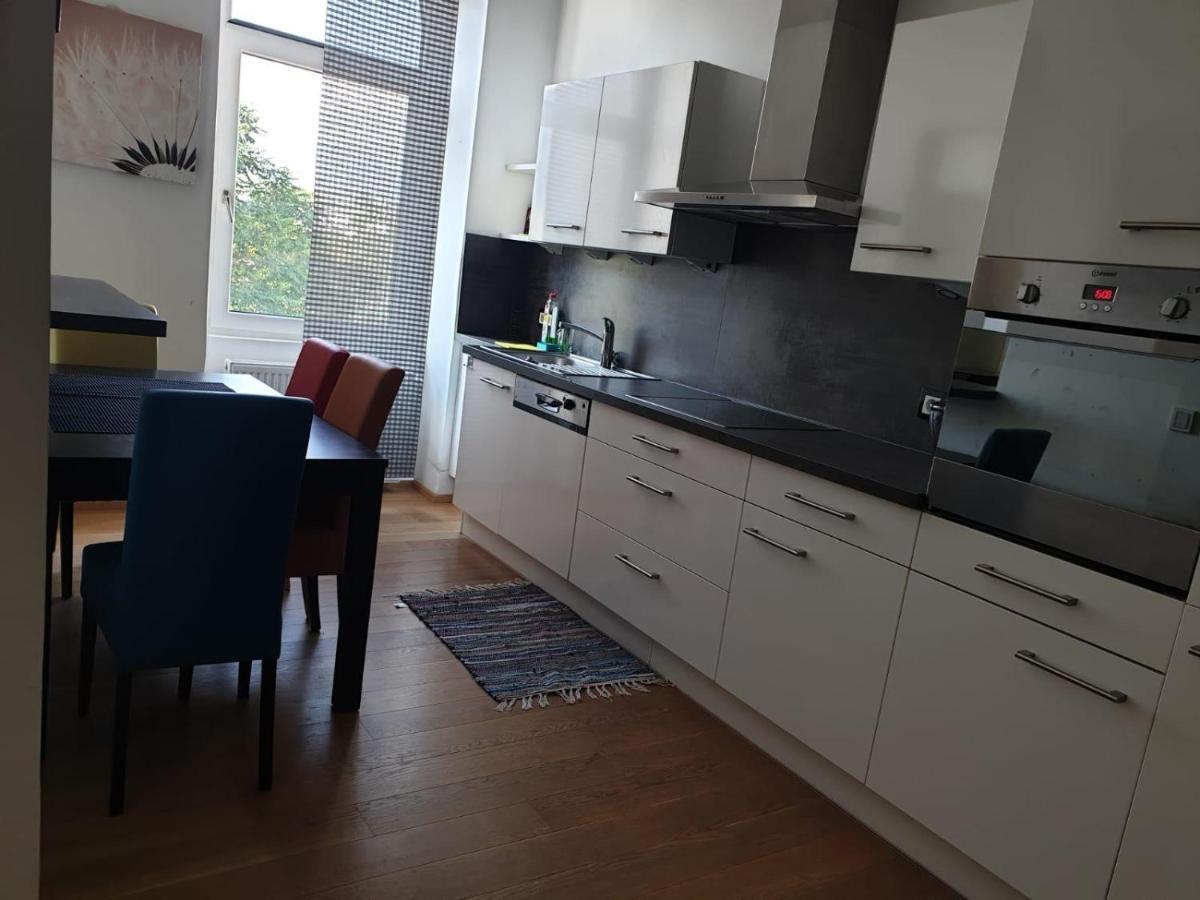 Deluxe Apartment 5P Mm Вена Экстерьер фото